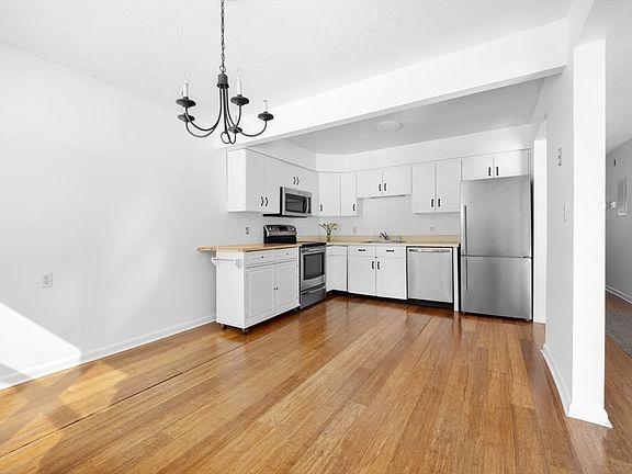 3rd image of 1206 Tuckers Ln #1206
