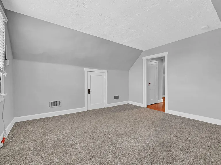 3565 Pape Ave #3 — Photo 17