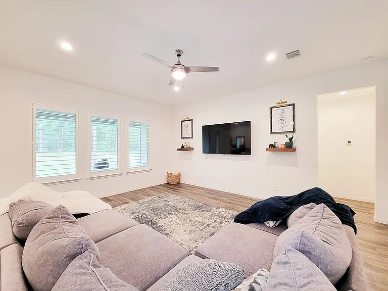 129 Jim Hall Ln — Photo 5