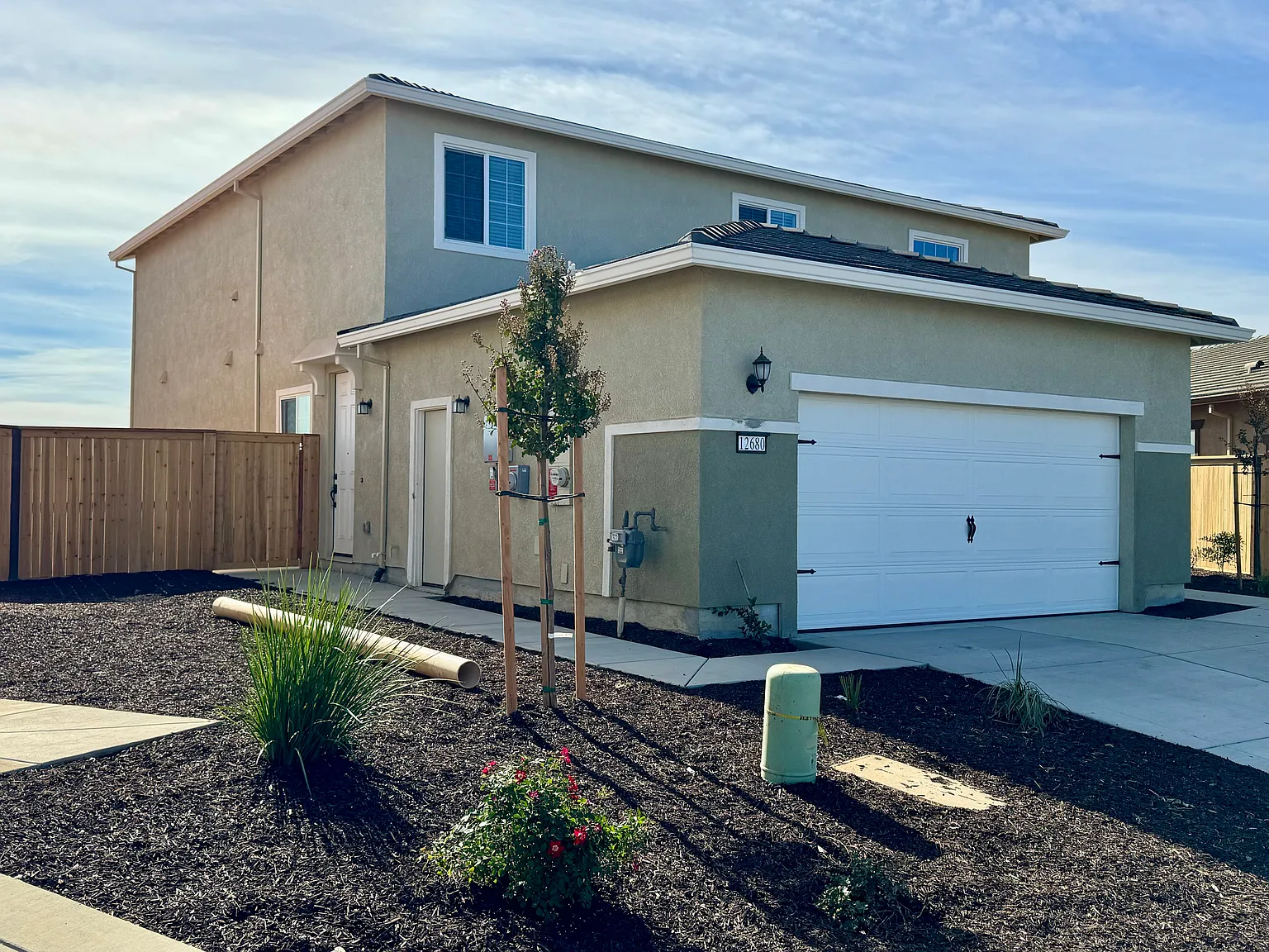 5 bed, 3.5 bath, 2966 sqft, $3,700 — Photo 2
