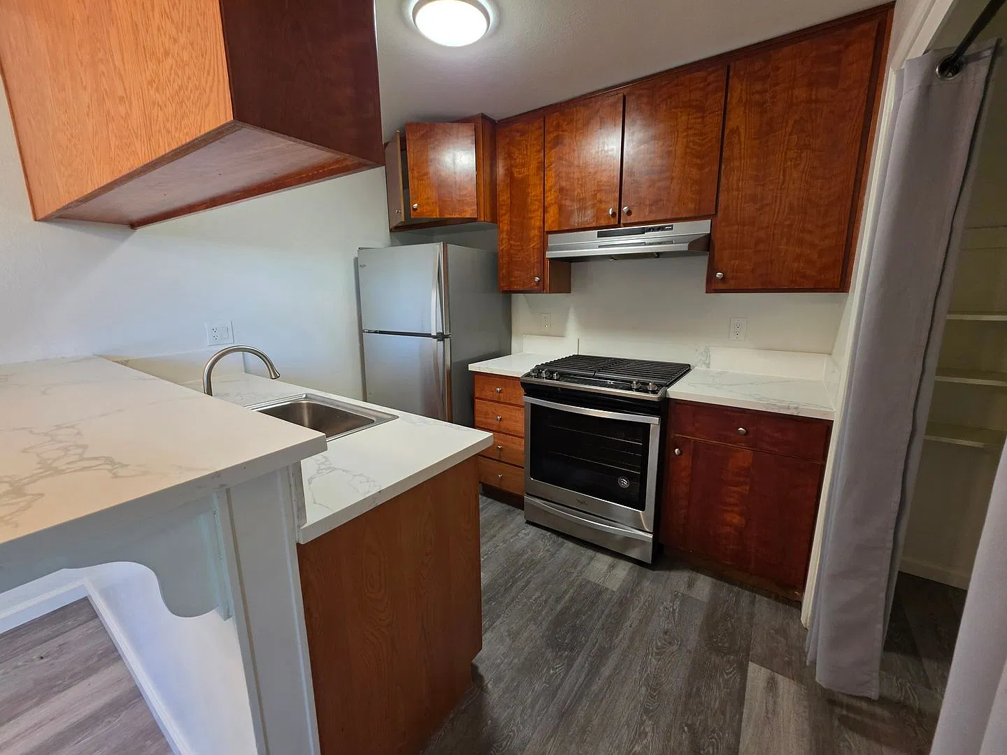 2 Bed / 1 Bath | 803 sq ft | $1,800/mo — Photo 2