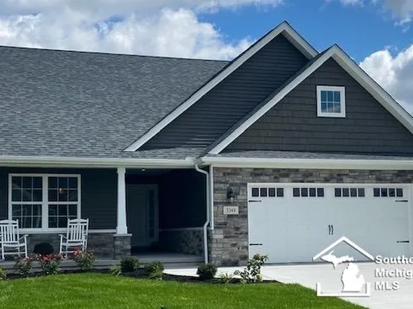 8313 Grande Lake Cir, Temperance, MI 48182