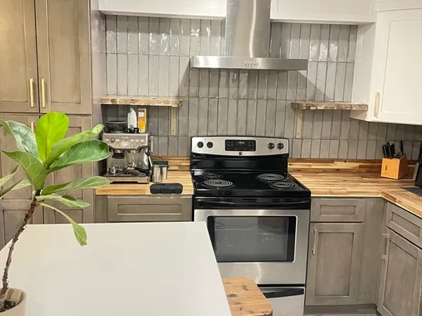 770 Cummins Hwy APT 2, Mattapan, MA 02126
