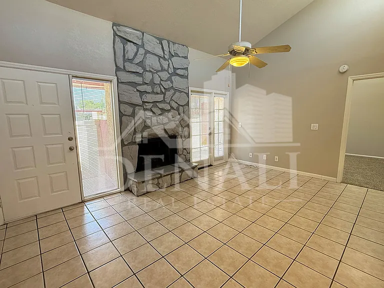633 W Southern Ave #1147 — Photo 3