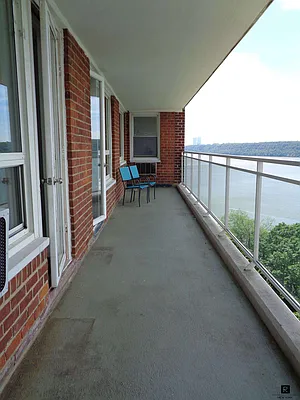 Sold by R New York | media 27