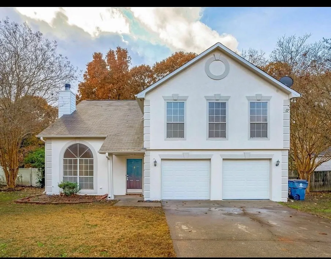 3 bed, 2.5 bath, 2000 sqft, $2,400 — Photo 1