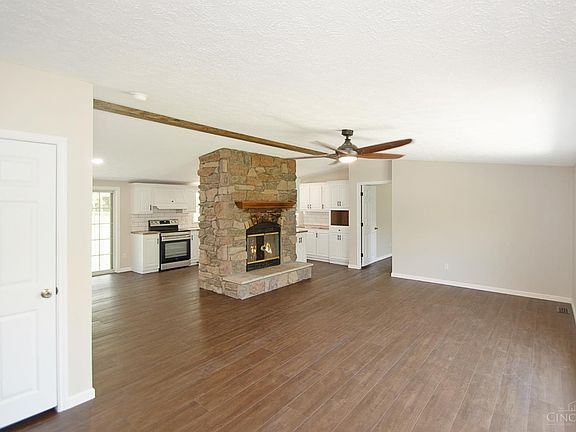 3rd image of 1934 Clearview Dr