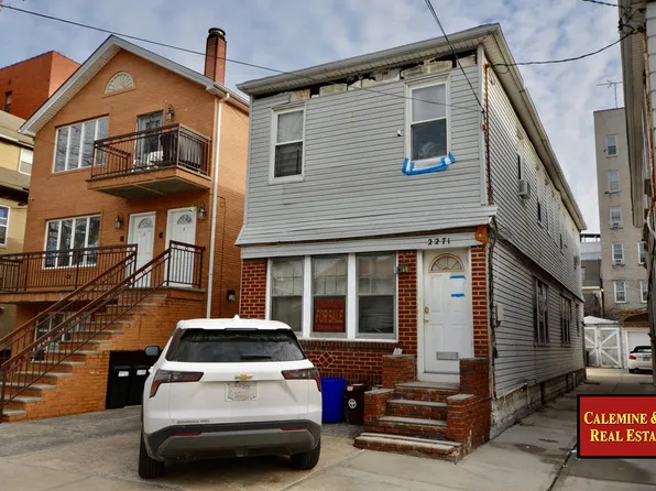 2271 East 19th Street image 1 of 10