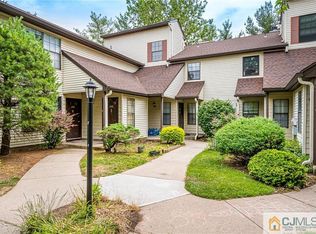 1208 Woodbridge Commons Way, Iselin, NJ 08830