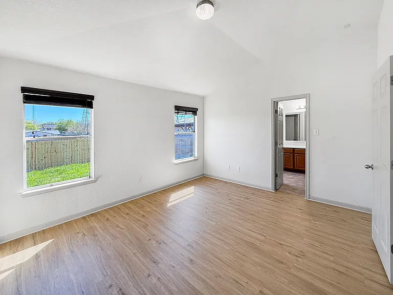 9566 Everton — Photo 17