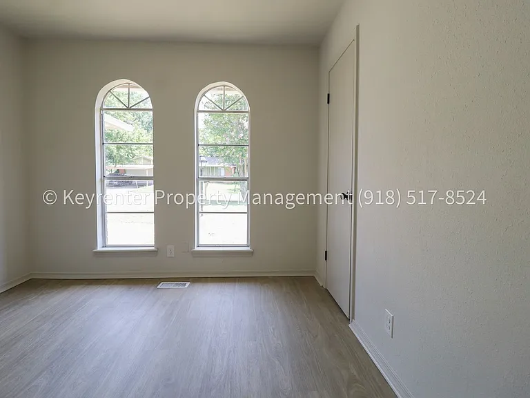 1820 S 5th Pl — Photo 25