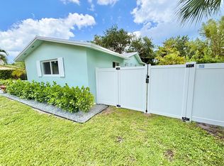421 SE Edgewood Dr, Stuart, FL 34996