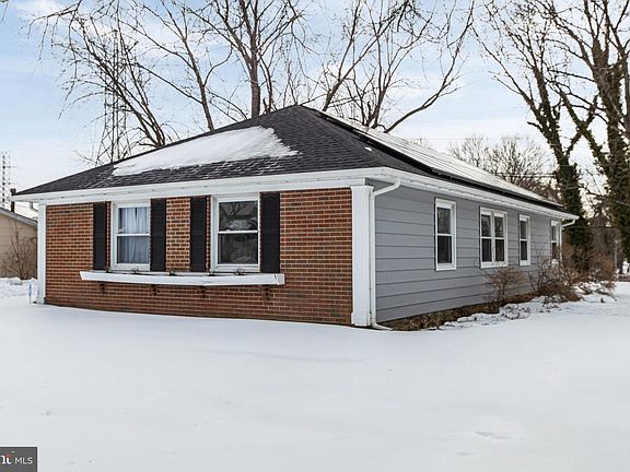 5th image of 534 Charleston Rd