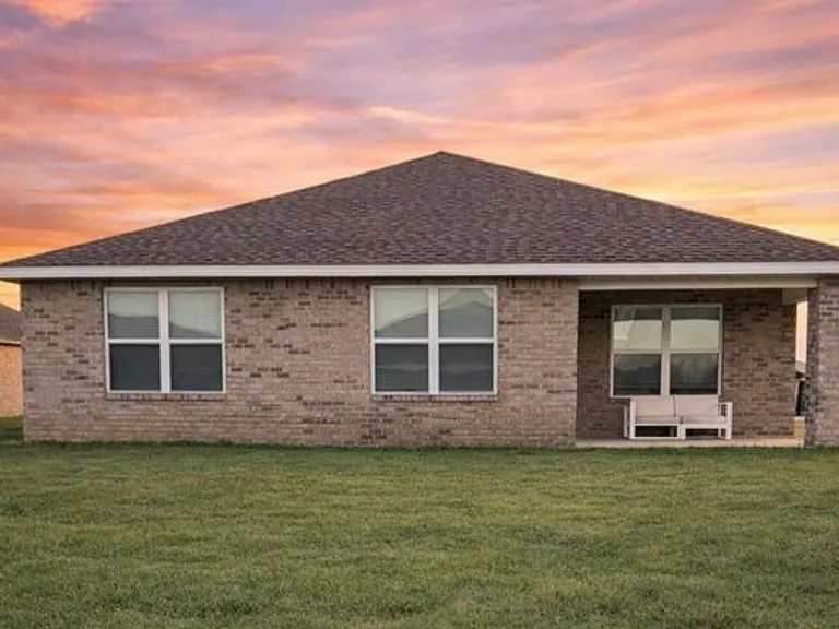 8284 Glenwood Way — Photo 2