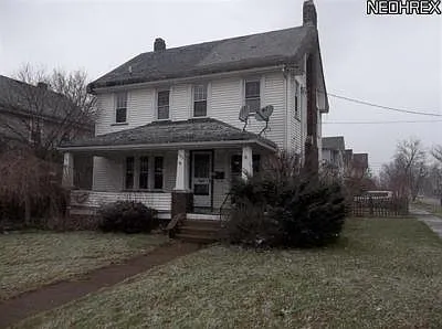 648 Robbins Ave photo 1