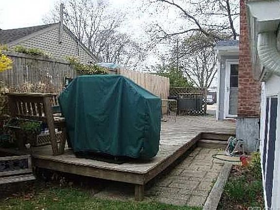 4th image of 30 Laurel Dr