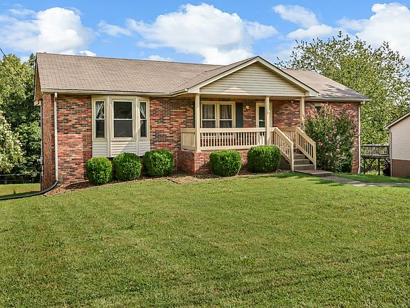 3rd image of 921 Lindsey Dr