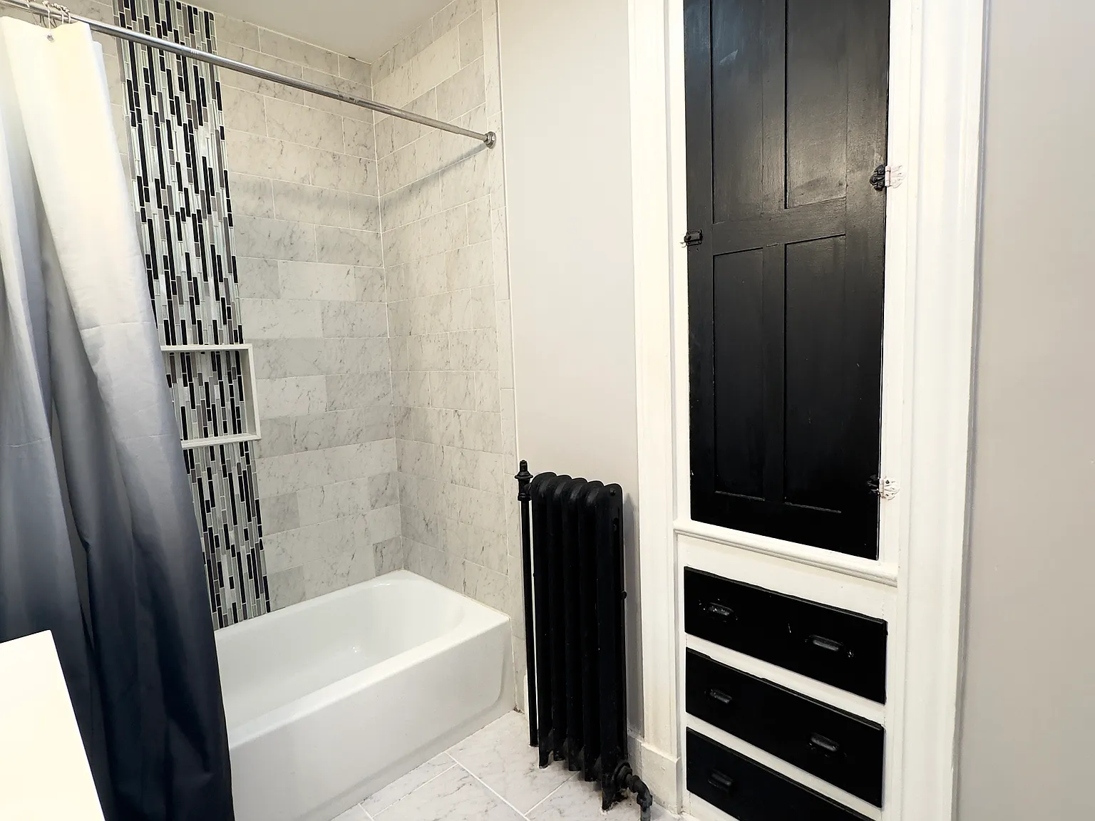 2 bed, 950 sqft, $1,750 — Photo 2