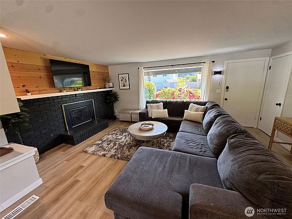 3rd image of 1502 N James St
