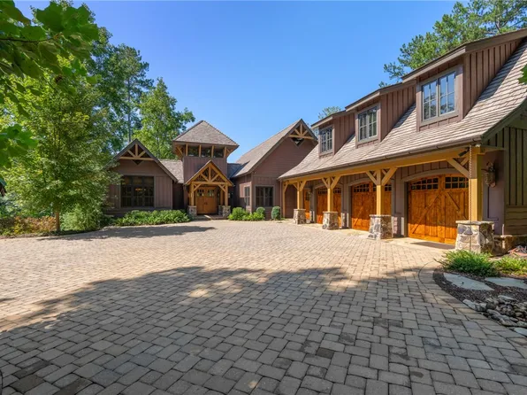 303 Crooked Rock Ln, Sunset, SC 29685