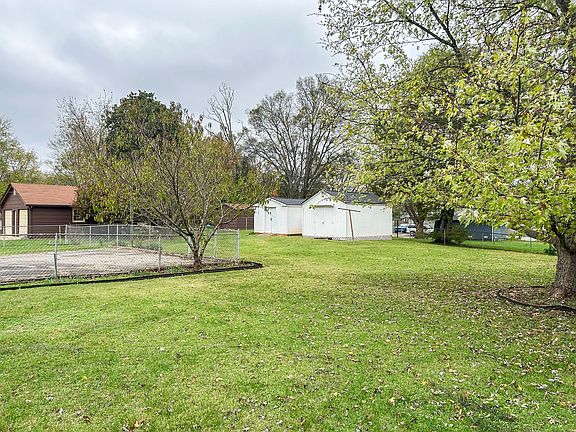 5th image of 413 Clearview Dr