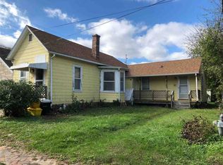 129 E 27th St, Dubuque, IA 52001