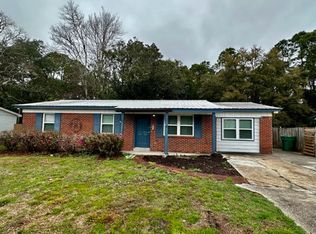 55 Mary Esther Dr, Mary Esther, FL 32569