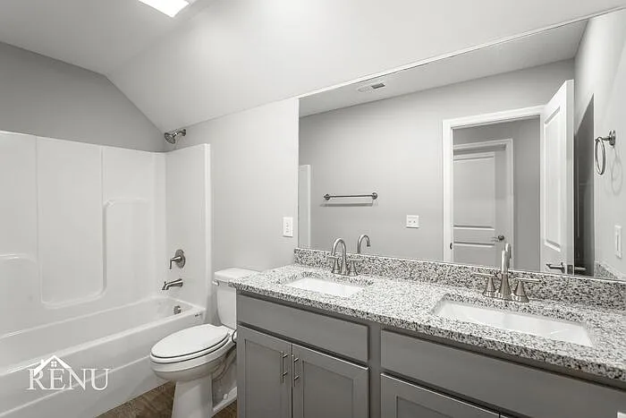 5365 Lynnland Ter — Photo 8
