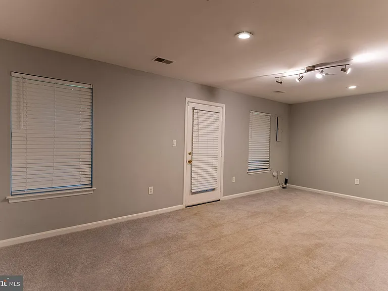 2403 Baikal Loop — Photo 16