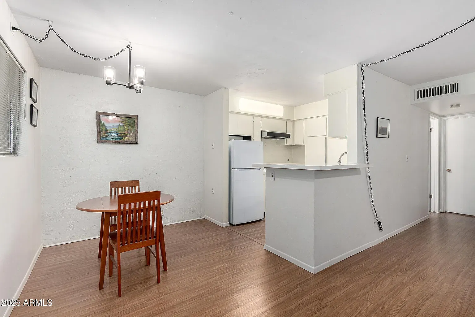 1 bed, 733 sqft, $1,200 — Photo 3