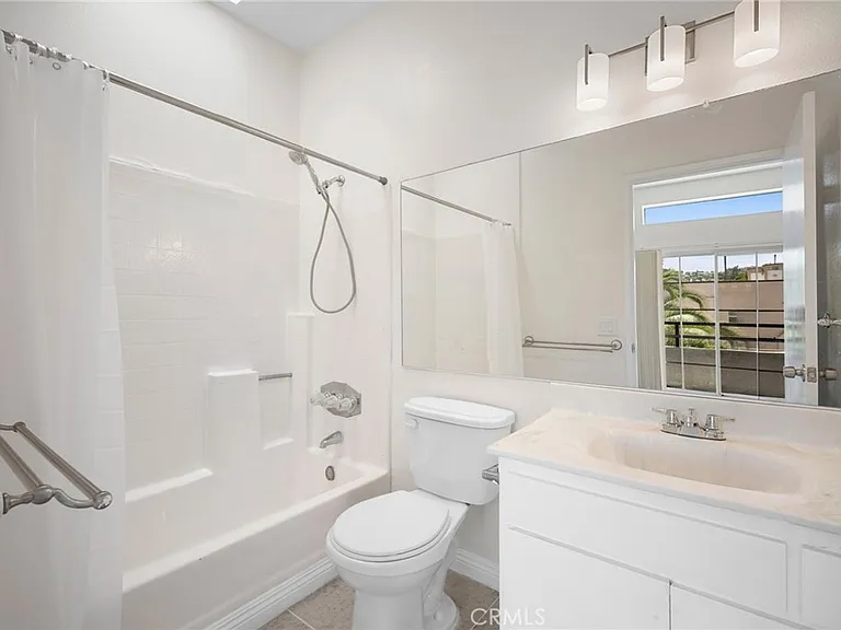 4328 Whitsett Ave — Photo 19