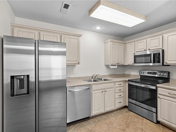 5th image of 10660 E 46th Ter