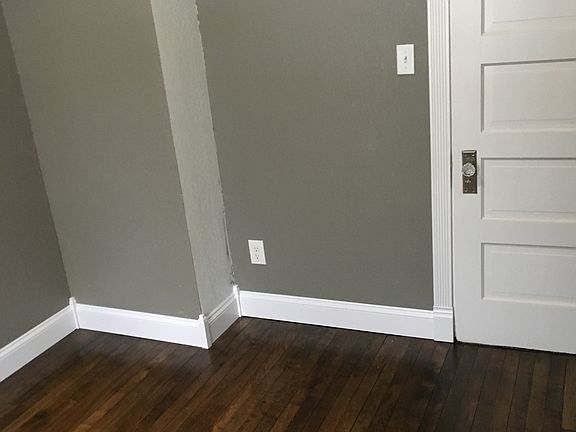 2nd image of 758 W Grand Ave