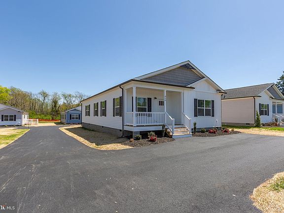 4th image of 820 Mineral Ave