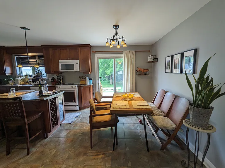 1576 Maxime St #UPPER — Photo 6