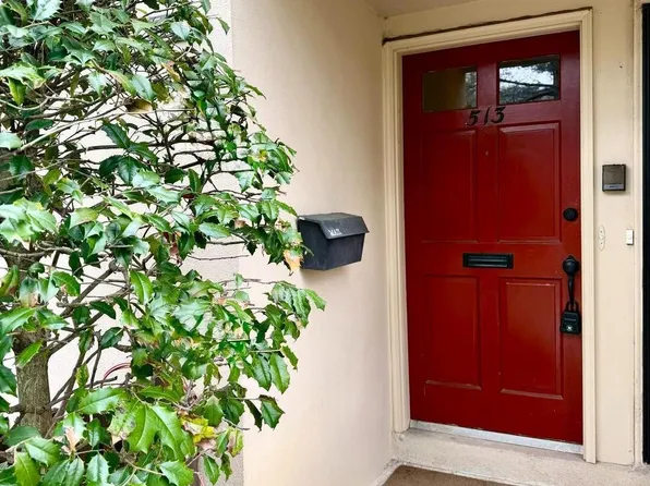 513 Old Forge Xing #513, Devon, PA 19333