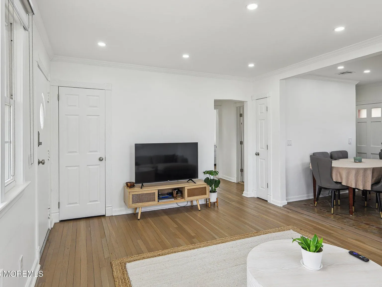 3 bed, $2,400 — Photo 2