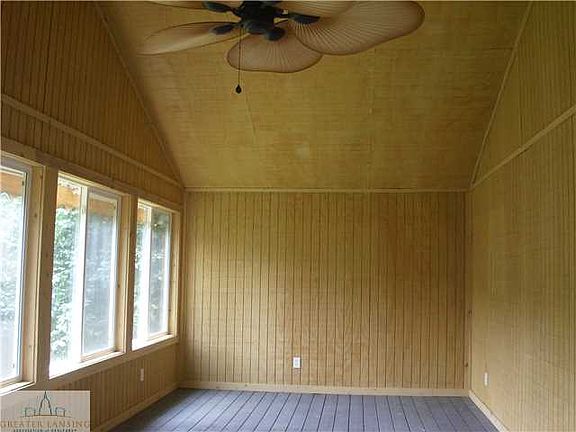 4th image of 7329 Glen Terra Dr
