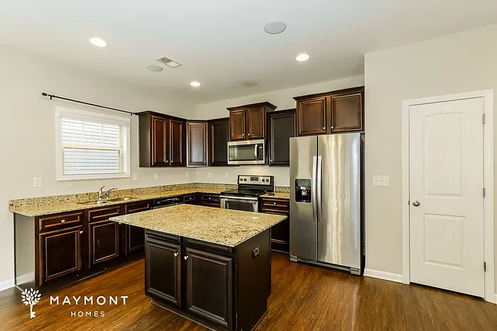 261 Claudia Dr — Photo 4