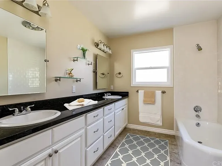 15521 Plummer St — Photo 8