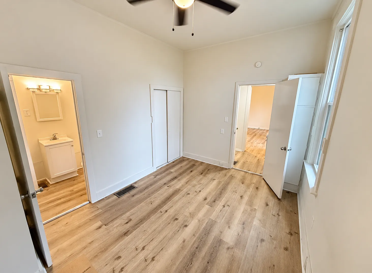 1 bed, $995 — Photo 4