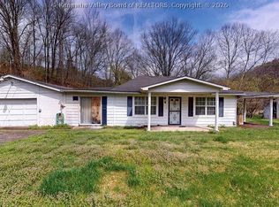 2008 Bear Crk, West Hamlin, WV 25571