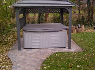 37 Maplefield Rd, Pleasant Ridge, MI 48069