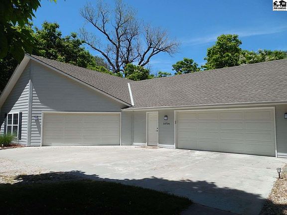 2nd image of 10704 Wildwood Dr