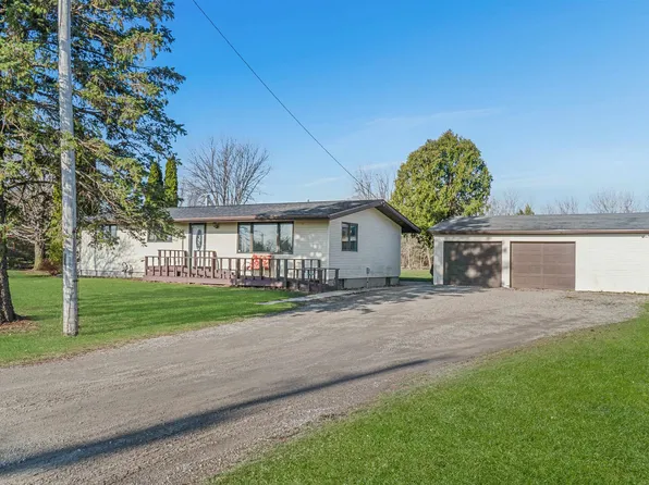 7097 Country Club Rd, Oshkosh, WI 54902