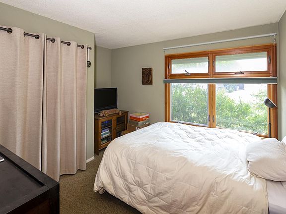 2nd image of 6085 Larchmont Dr