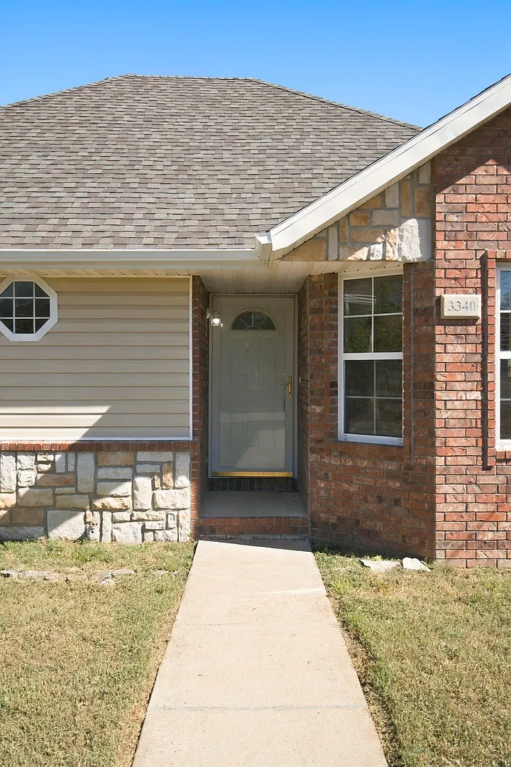 3 bedroom rental on 1 Acre lot! — Photo 2