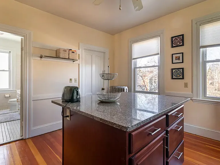 25 Hudson St #2 — Photo 8