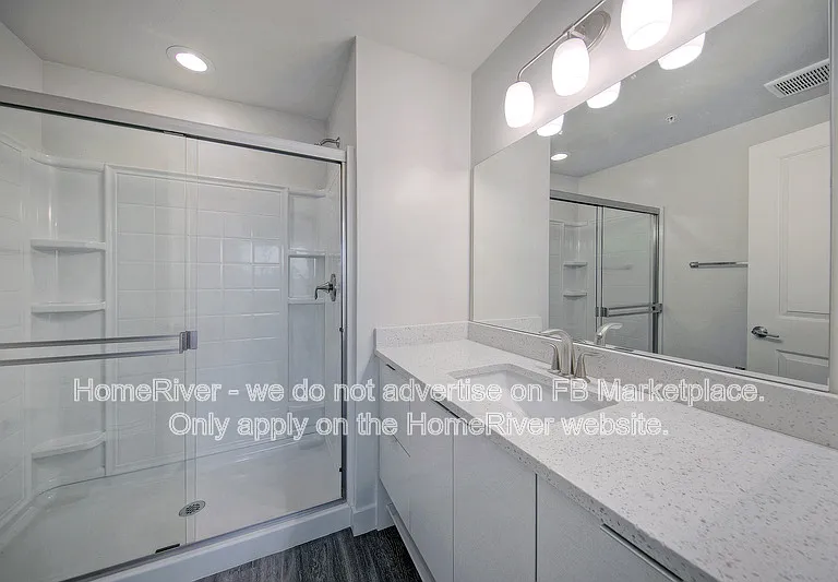1000 W 5th St #1014 — Photo 8