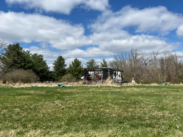 2653 Kinnett Rd, Bethel, OH 45106